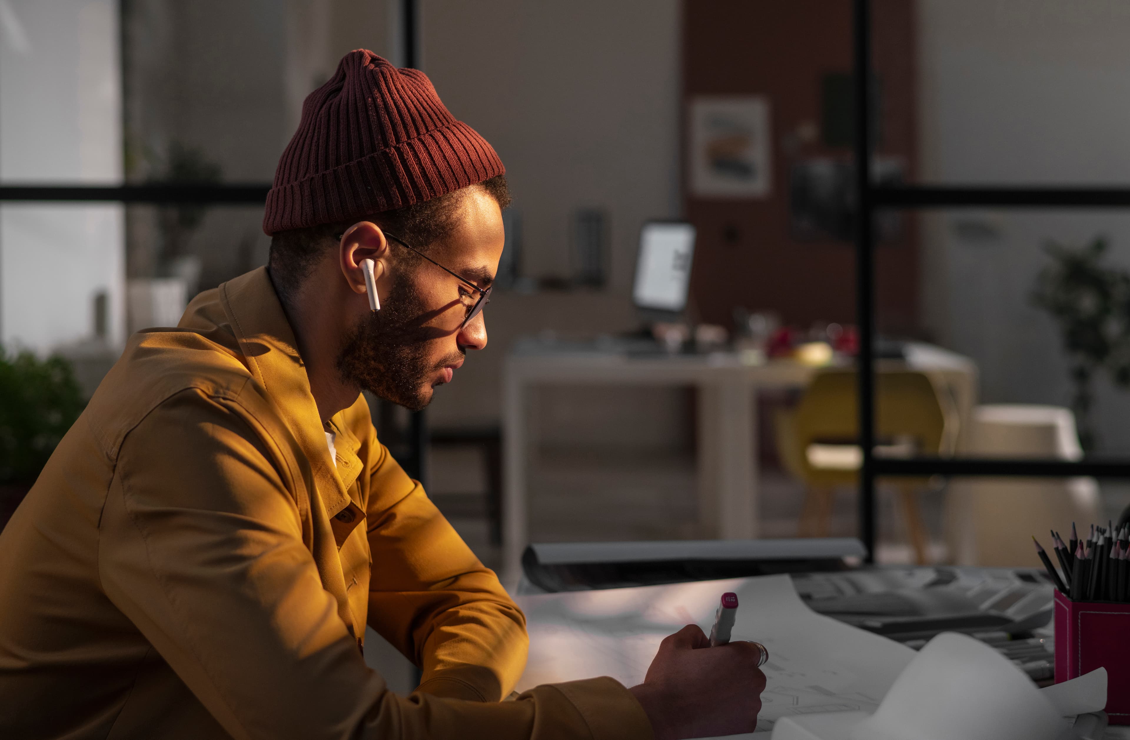 Person listening to podcasts while walking in the city
